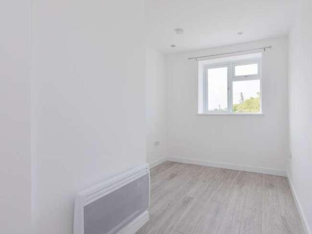 Flat for sale in Slough