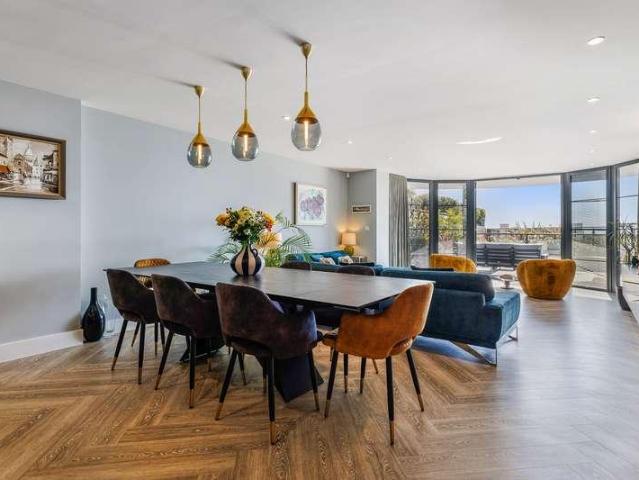Flat for sale in West Cliff, Bournemouth