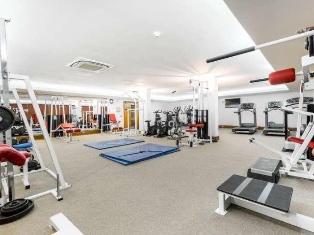 Flat for sale in West Hampstead, Greater London