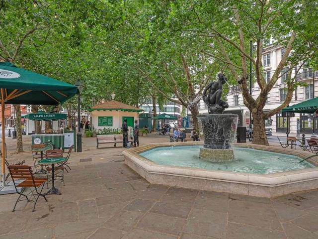 Flat for sale in Notting Hill, Greater London
