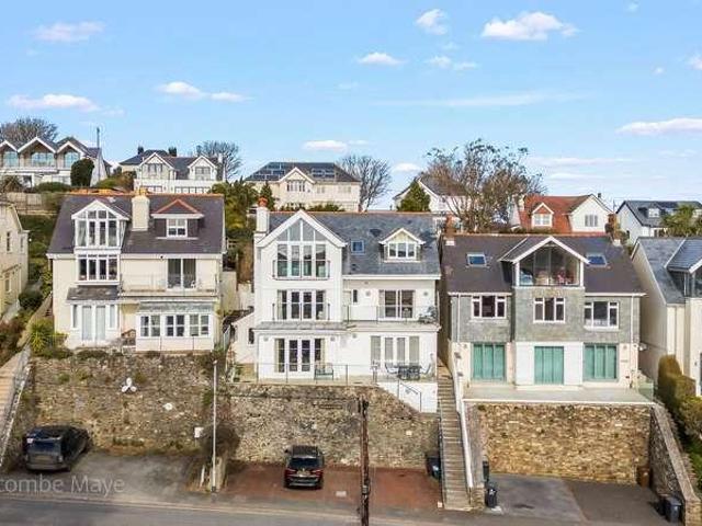 Flat for sale in Strode, Devon