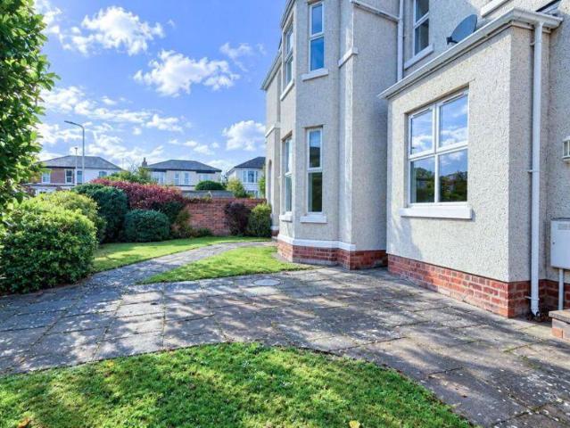 Flat for sale in Southport, Sefton