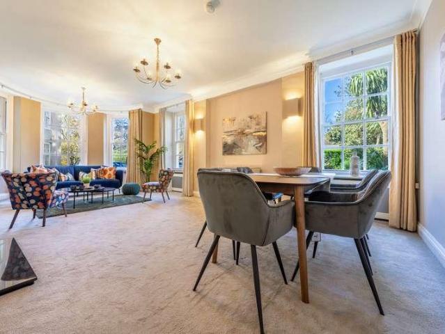 Flat for sale in St. John's Wood, Greater London