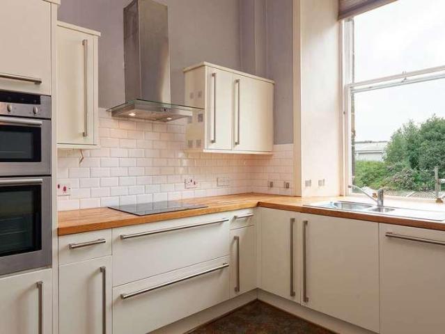 Flat for sale in Partick, Scotland