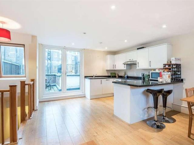 Flat for sale in Pimlico, Greater London