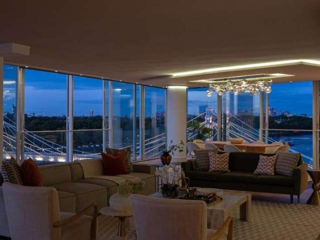 Flat for sale in Battersea, Greater London