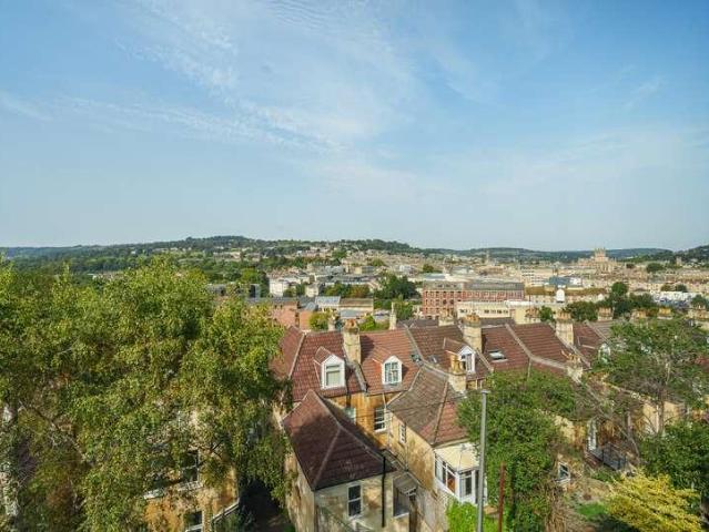 Flat for sale in Beechen Cliff, Bath