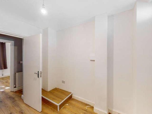 Flat for sale in Bromley-by-Bow, Poplar Grove