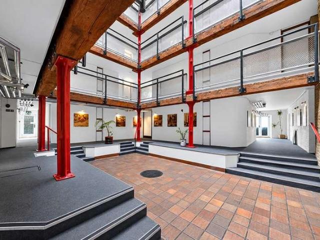 Flat for sale in Canada Water, Greater London