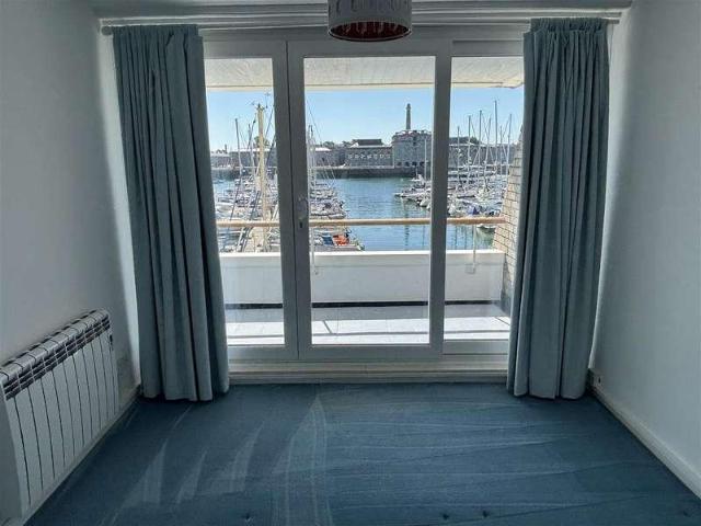 Flat for sale in Mount Wise