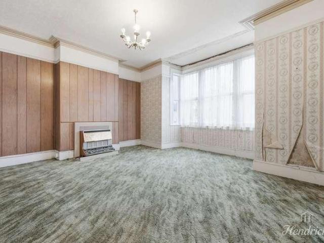Flat for sale in Milton, Alton Barnes