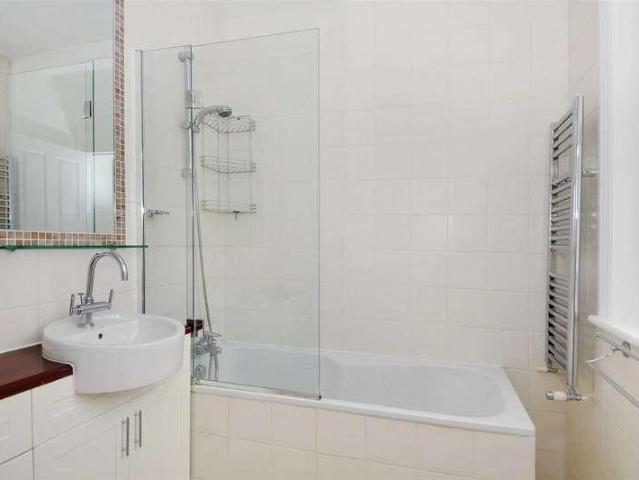 Flat for sale in West Kensington, Greater London