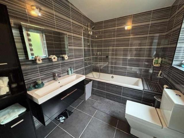 Flat for sale in Georgia, Greater Manchester