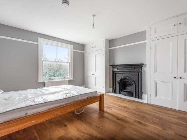 Flat for sale in Whitley, Reading