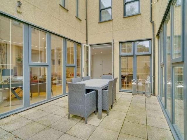 Flat for sale in Fulham, Sands End