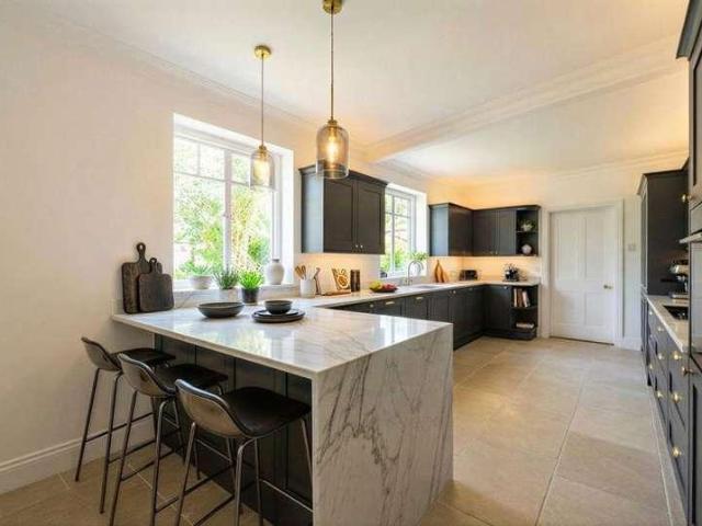 Flat for sale in Hampstead Garden Suburb, Greater London