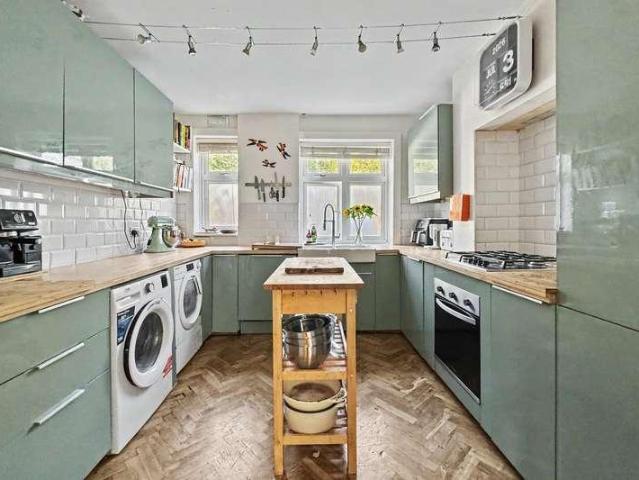 Flat for sale in The Polygon, City Of Southampton