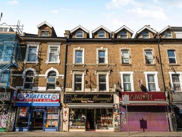 Flat for sale in London Borough of Lewisham, Greater London