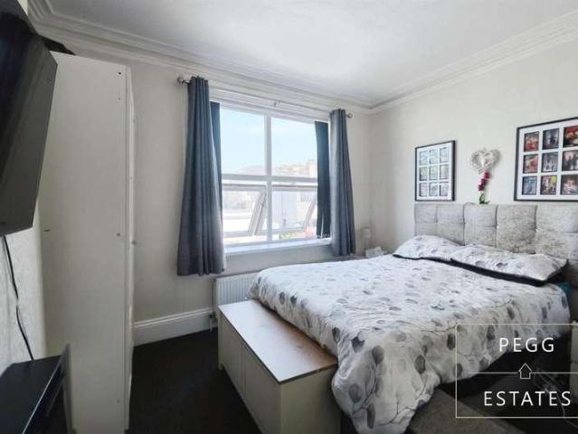 Flat for sale in Livermead
