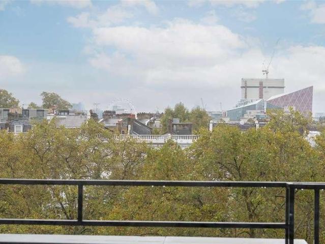 Flat for sale in Chelsea, Greater London