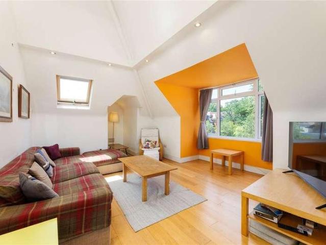 Flat for sale in Putney, Greater London