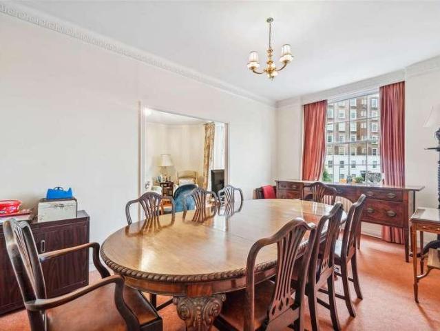 Flat for sale in West Kensington, Greater London