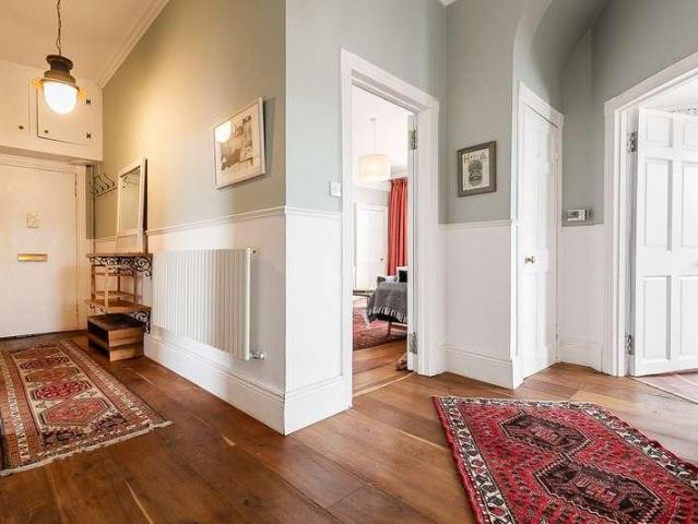 Flat for sale in North Leith, Scotland