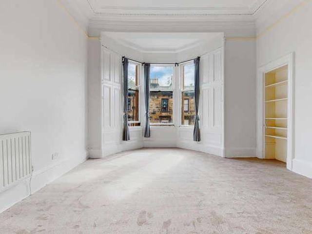 Flat for sale in Hillhead, Scotland