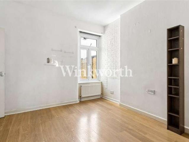 Flat for sale in Greater London
