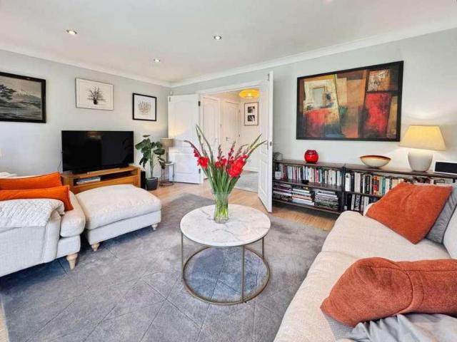 Flat for sale in Salford Quays, Salford