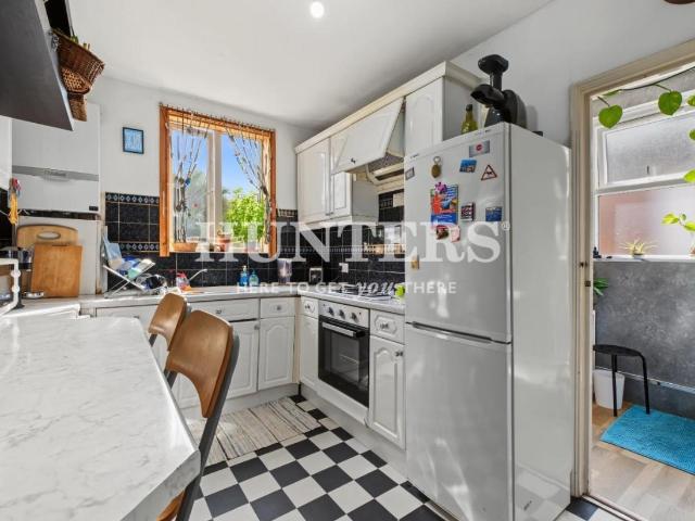 Flat for sale in Dollis Hill, Greater London