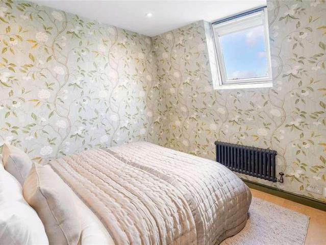 Flat for sale in Fulham, Cat Hill