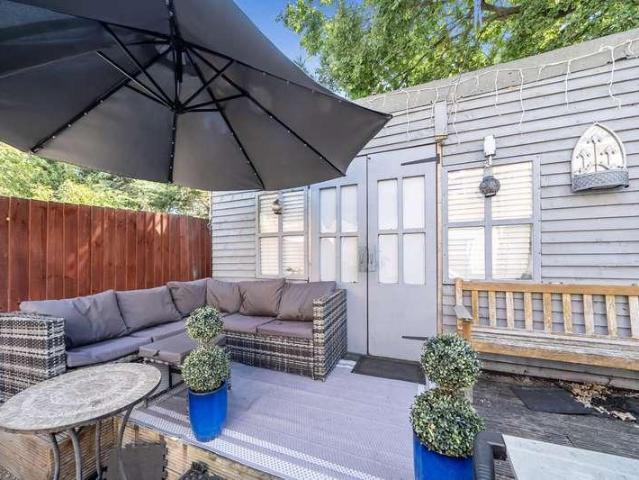 Flat for sale in Lower Halliford, Surrey