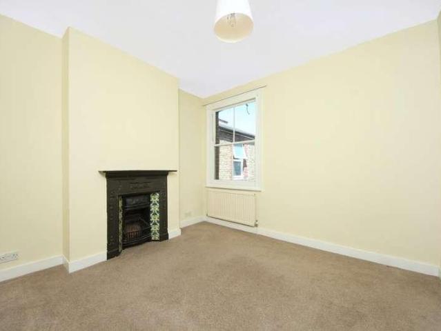 Flat for sale in London Borough of Ealing, Greater London