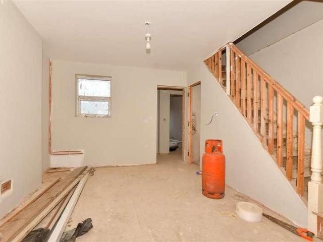 Flat for sale in Folkestone