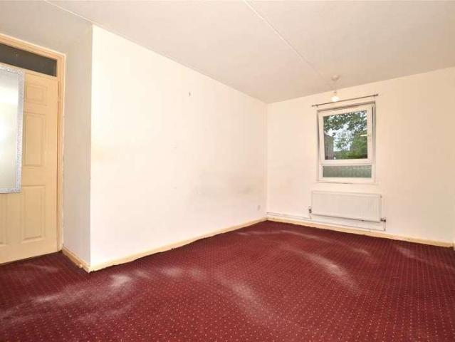 Flat for sale in Gloucester, Gloucestershire