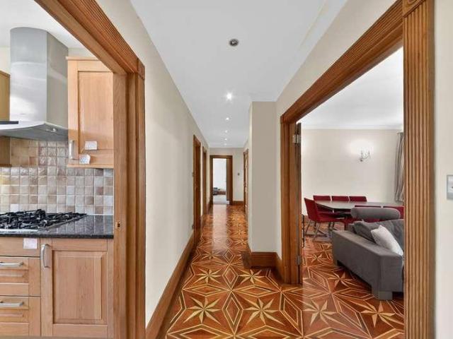 Flat for sale in City of Westminster, Greater London