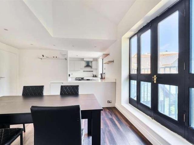 Flat for sale in London Borough of Lewisham, Greater London