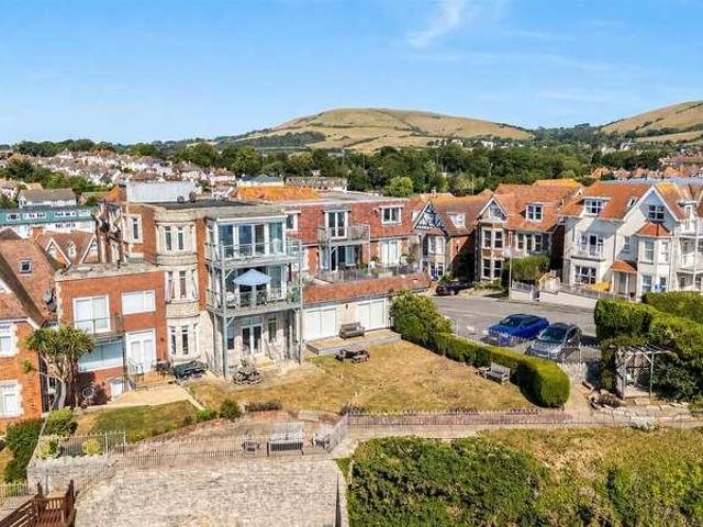 Flat for sale in Swanage, East Dorset