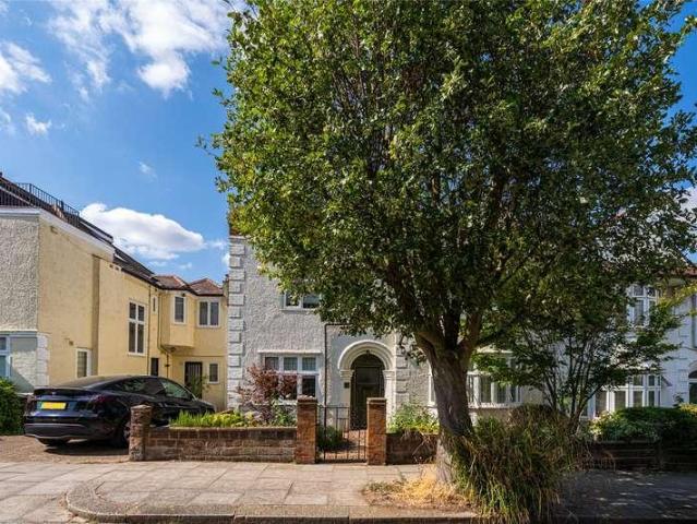Flat for sale in West Hampstead, Greater London