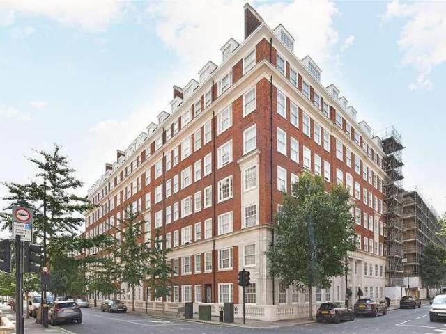 Flat for sale in Marylebone, Greater London