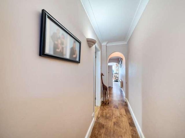 Flat for sale in New Barnet, Greater London