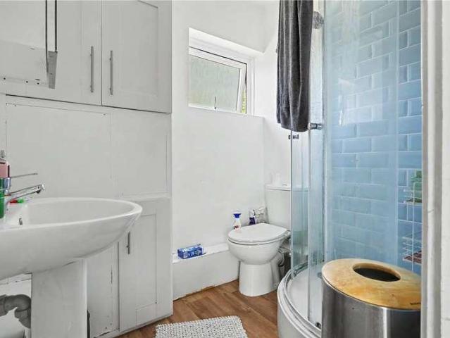 Flat for sale in Heigham Grove, East Bank
