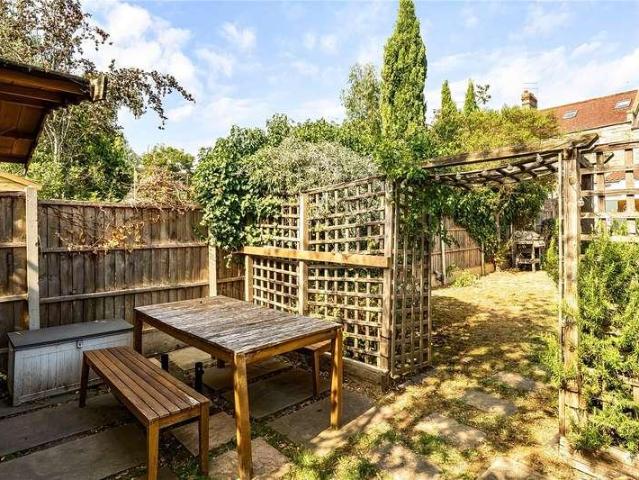 Flat for sale in London Borough of Haringey, Greater London