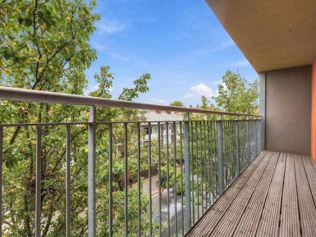 Flat for sale in Bethnal Green, Greater London