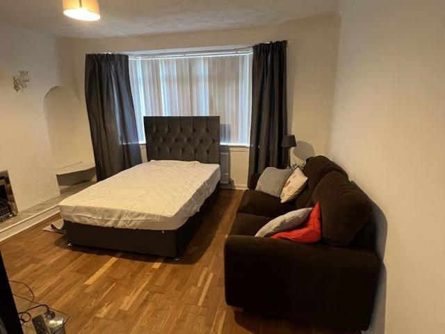 Apartment for rent in Stenhouse, Scotland