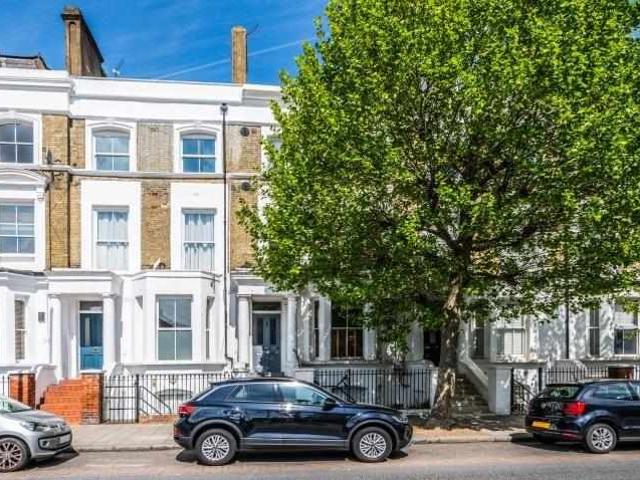 Flat for sale in SW11, London