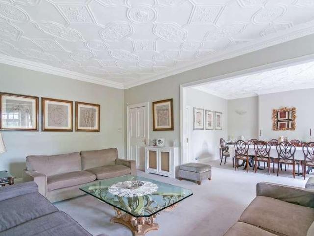 Apartment for rent in Maida Hill, Greater London