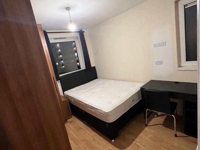 House for rent in Bromley-by-Bow, Bow