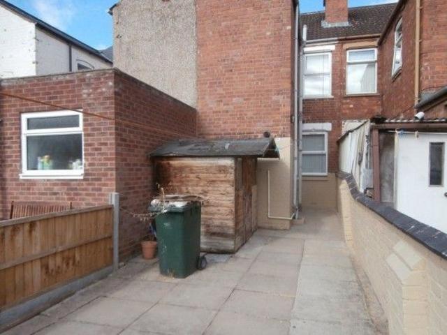 Room for rent in Ball Hill, West Midlands